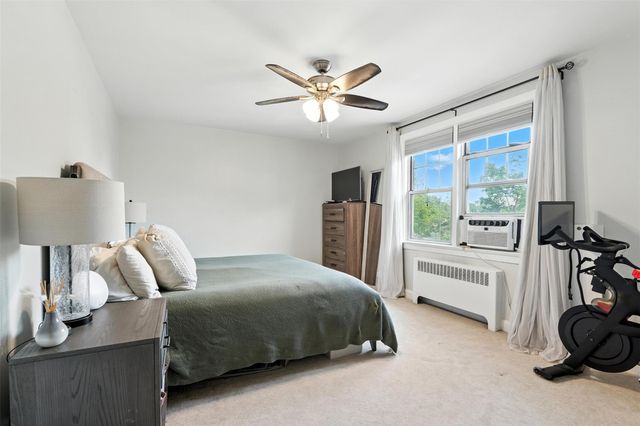14 Soundview Avenue 22, White Plains, NY 10606