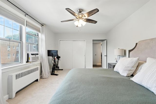 14 Soundview Avenue 22, White Plains, NY 10606