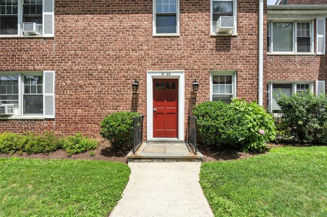 14 Soundview Avenue 22, White Plains, NY 10606