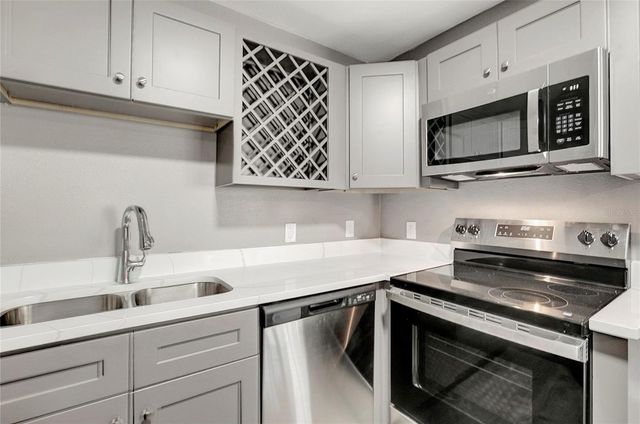 3619 E CLIFTON STREET, Tampa, FL 33610