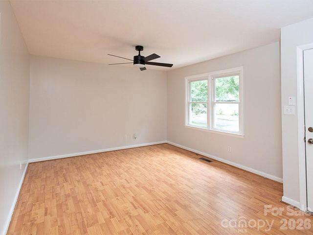 7 Brookshire Street Extension, Asheville, NC 28803