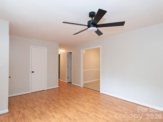 7 Brookshire Street Extension, Asheville, NC 28803