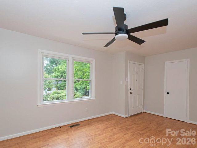 7 Brookshire Street Extension, Asheville, NC 28803