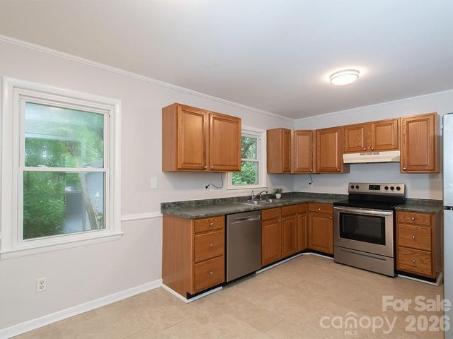 7 Brookshire Street Extension, Asheville, NC 28803