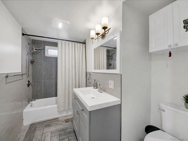 603 Harding Park, Bronx, NY 10473
