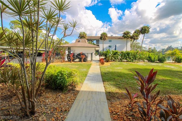 5635 Rattlesnake Hammock RD 102D, Naples, FL 34113