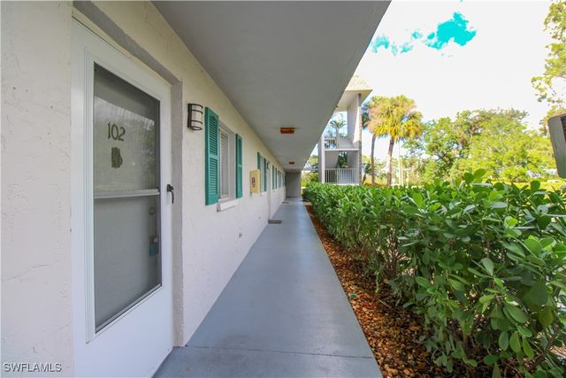 5635 Rattlesnake Hammock RD 102D, Naples, FL 34113