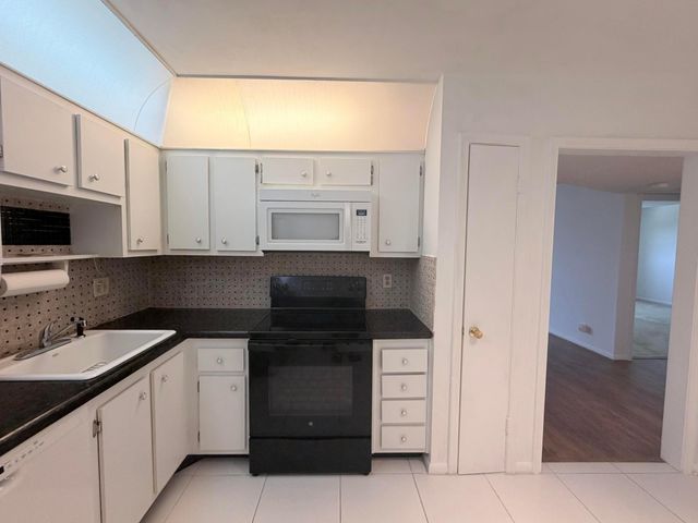 4751 NW 21ST Street 303, Lauderhill, FL 33313