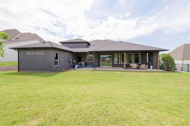 2924 Sandstone Ridge, Edmond, OK 73034