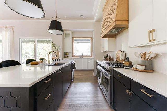 2924 Sandstone Ridge, Edmond, OK 73034