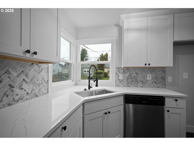 3355 Ne 83RD Ave, Portland, OR 97220