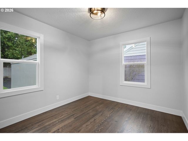 3355 Ne 83RD Ave, Portland, OR 97220