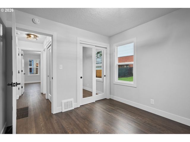 3355 Ne 83RD Ave, Portland, OR 97220