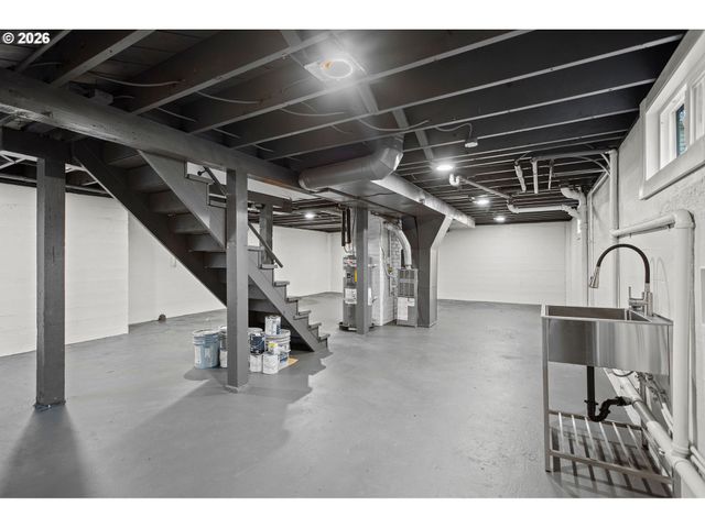 3355 Ne 83RD Ave, Portland, OR 97220