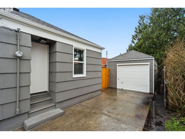 3355 Ne 83RD Ave, Portland, OR 97220