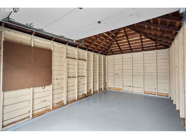 3355 Ne 83RD Ave, Portland, OR 97220