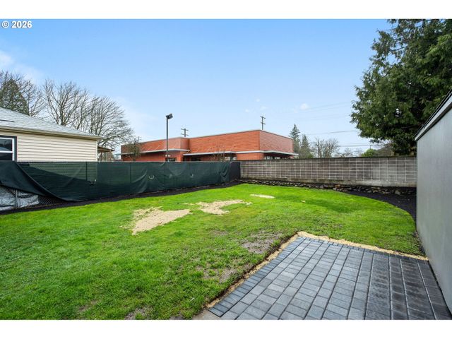 3355 Ne 83RD Ave, Portland, OR 97220