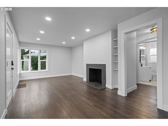 3355 Ne 83RD Ave, Portland, OR 97220