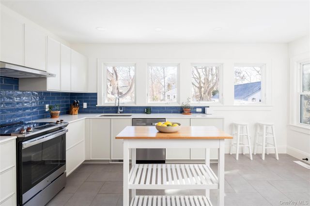 446 6th Street, Greenport, NY 11944