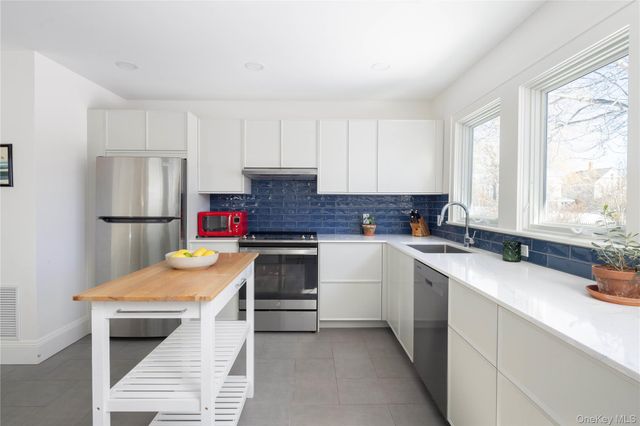 446 6th Street, Greenport, NY 11944