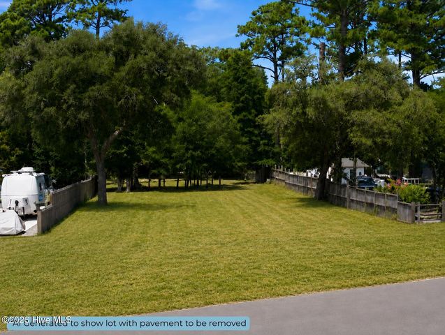 1015 N Caswell Avenue, Southport, NC 28461