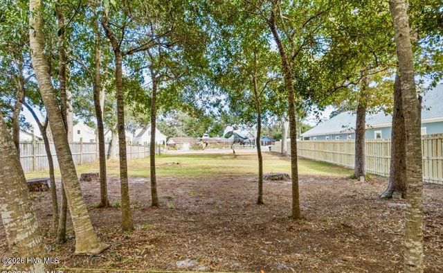 1015 N Caswell Avenue, Southport, NC 28461