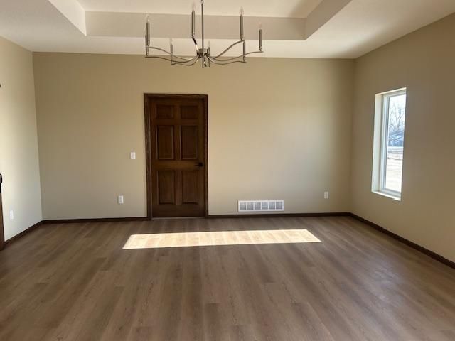 2555 Sutherland Dr, Worthington, MN 56187