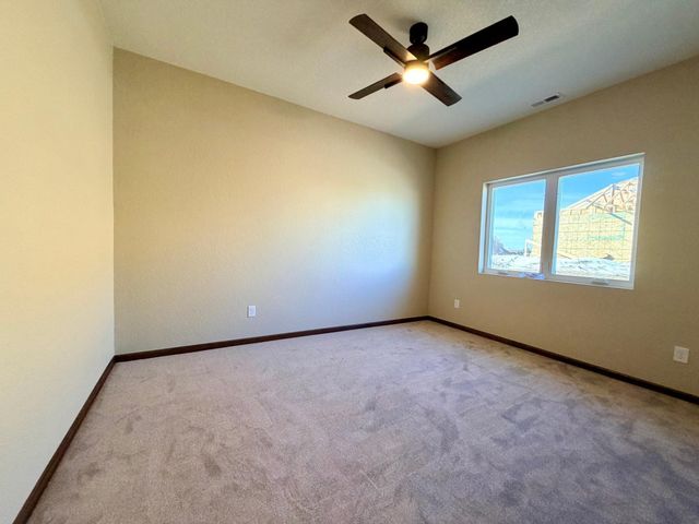 2555 Sutherland Dr, Worthington, MN 56187