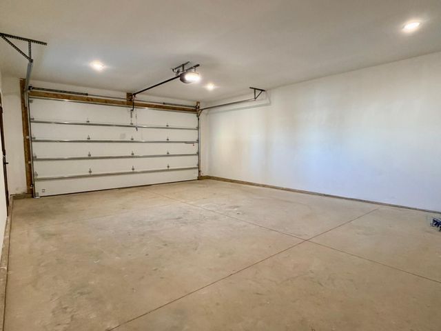 2555 Sutherland Dr, Worthington, MN 56187