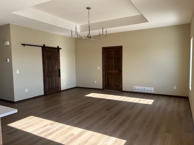 2555 Sutherland Dr, Worthington, MN 56187