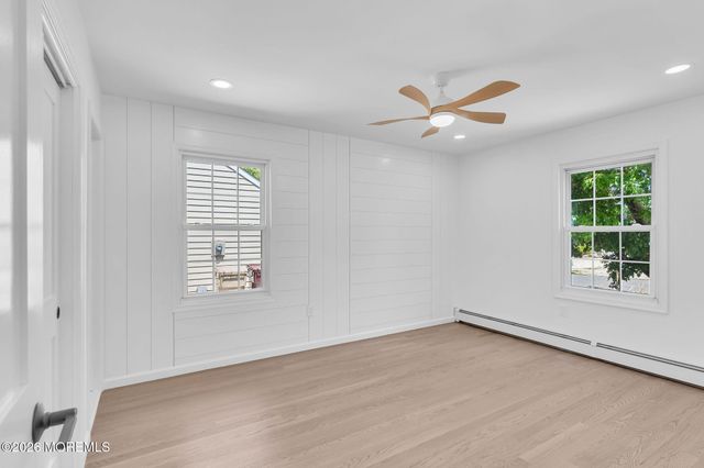 90 Spinnaker Court, Bayville, NJ 08721