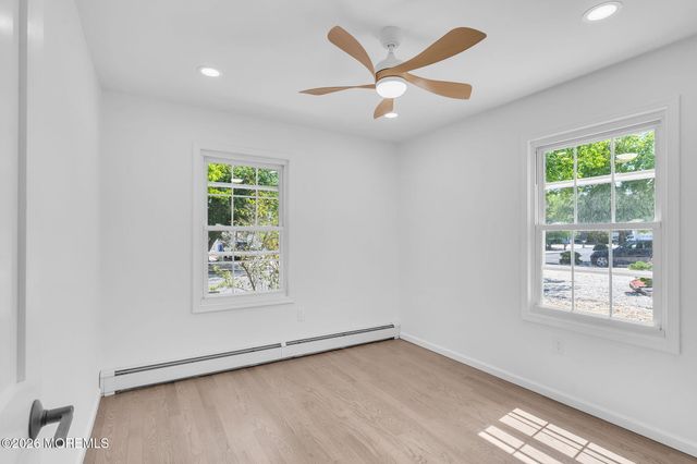90 Spinnaker Court, Bayville, NJ 08721