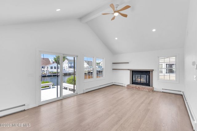 90 Spinnaker Court, Bayville, NJ 08721