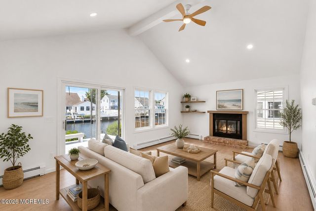 90 Spinnaker Court, Bayville, NJ 08721