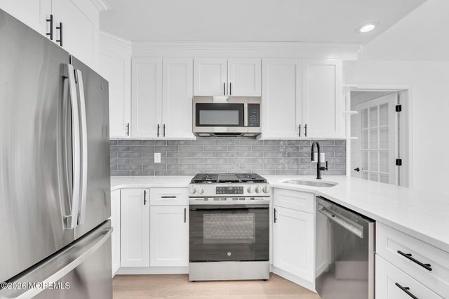 90 Spinnaker Court, Bayville, NJ 08721