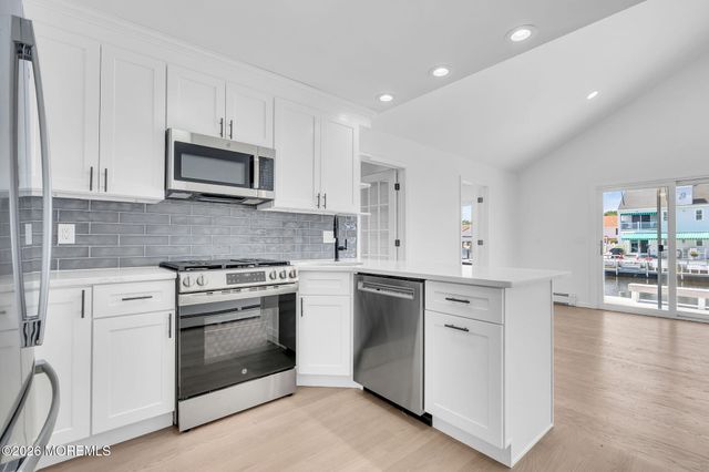 90 Spinnaker Court, Bayville, NJ 08721