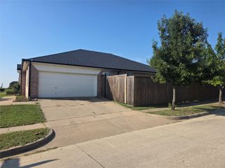 8541 Rainy Lake Drive, Fort Worth, TX 76244