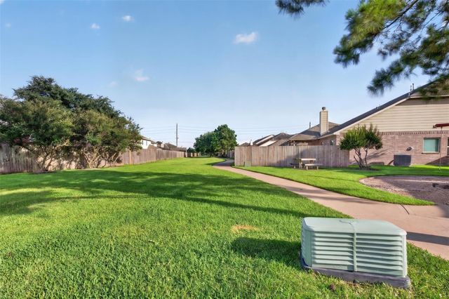 10103 Sweet Willow Lane, Brookshire, TX 77423