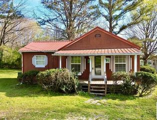 75 Dyke St, Big Sandy, TN 38221