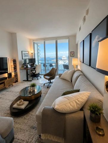 1300 Brickell Bay Drive 1807, Miami, FL 33131