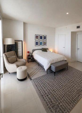 1300 Brickell Bay Drive 1807, Miami, FL 33131