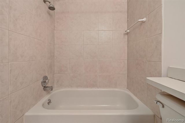 26070 N Lake Drive Drive, Harrison Twp, MI 48045