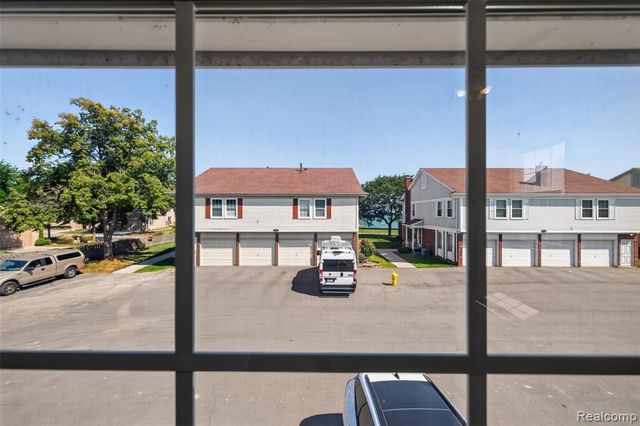 26070 N Lake Drive Drive, Harrison Twp, MI 48045