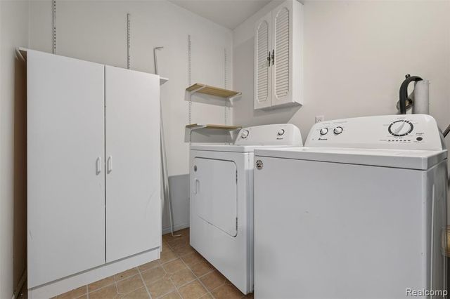26070 N Lake Drive Drive, Harrison Twp, MI 48045