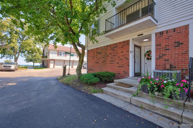 26070 N Lake Drive Drive, Harrison Twp, MI 48045
