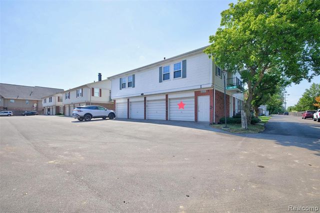 26070 N Lake Drive Drive, Harrison Twp, MI 48045