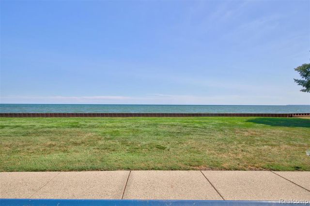 26070 N Lake Drive Drive, Harrison Twp, MI 48045