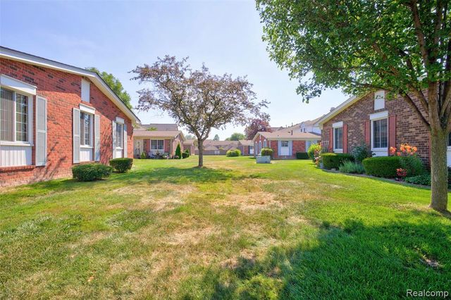 26070 N Lake Drive Drive, Harrison Twp, MI 48045