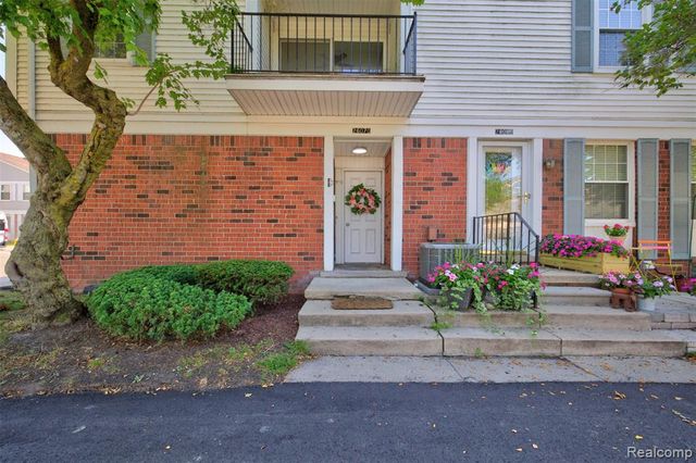 26070 N Lake Drive Drive, Harrison Twp, MI 48045
