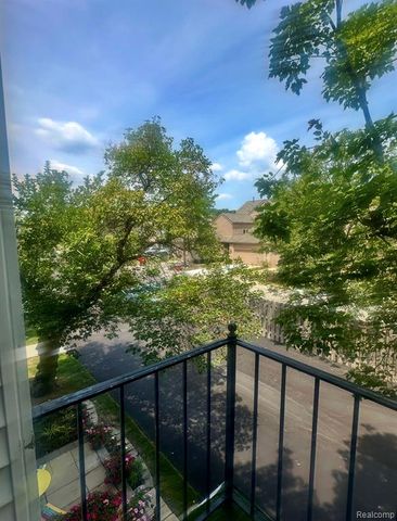 26070 N Lake Drive Drive, Harrison Twp, MI 48045